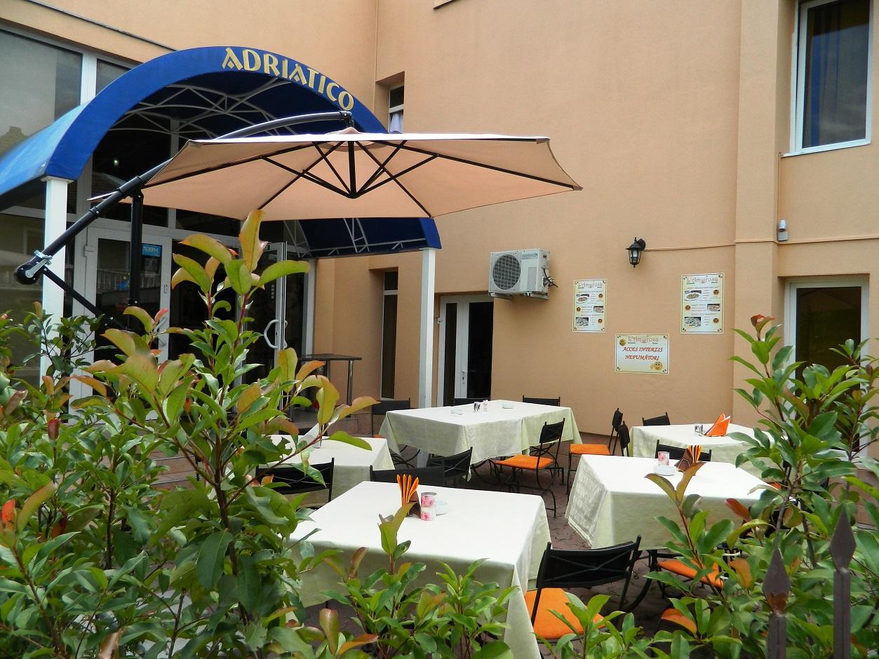 Hotel Adriatico Timisoara Ngoại thất bức ảnh