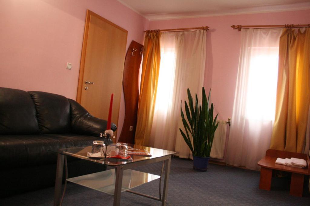 Hotel Adriatico Timisoara Phòng bức ảnh
