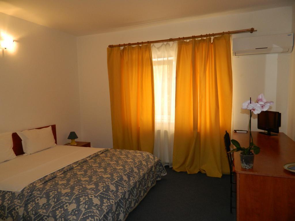 Hotel Adriatico Timisoara Ngoại thất bức ảnh