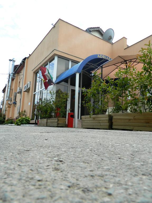 Hotel Adriatico Timisoara Ngoại thất bức ảnh